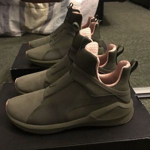 👟Women’s Puma Fierce Sneakers 🌟 Green/Pink‼️